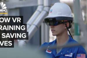 Why Microsoft Uses Virtual Reality Headsets To Train Workers