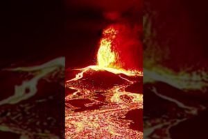 Night drone camera captures volcano erupting on Spain’s La Palma island #shorts