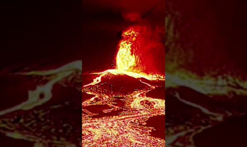 Night drone camera captures volcano erupting on Spain’s La Palma island #shorts