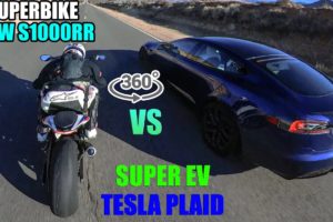Tesla Plaid vs BMW S1000RR Virtual Reality 360