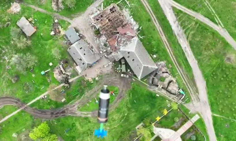 Drone camera footage: Drone strike on Russian forces | Drohnenangriff auf russische Streitkräfte