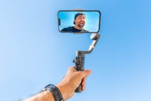 DJI Osmo Mobile 6 - The Perfect Gimbal for Smartphones?