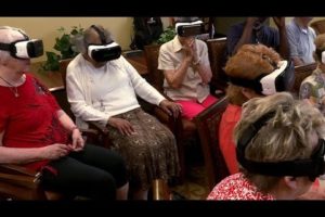 Senior community explores the world with virtual reality