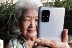 Best Smartphones for Seniors (2020)