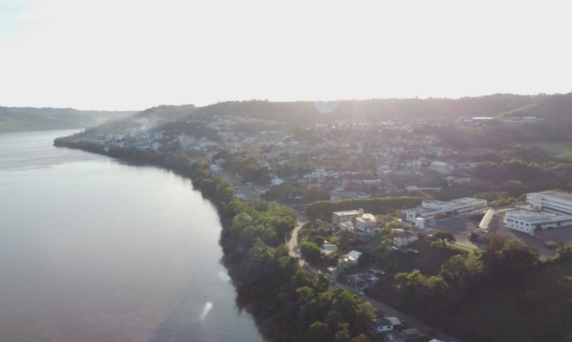 [4K] Drone camera DJI MINI 2 mostrando o RIO - ITAPIRANGA/SC